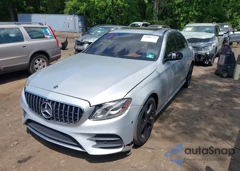 2018 Mercedes-Benz E 300 4Matic z USA, uszkodzony, nr VIN WDDZF4KB9JA445012